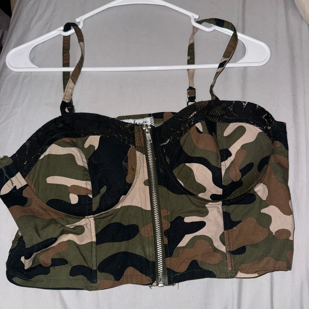 Camo zip up padded tank top